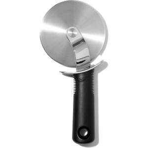 CORTADOR PIZZA OXO ACERO INOXIDABLE 10 CM. RUEDA