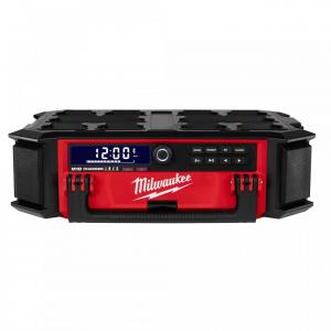RADIO CON CARGADOR MILWAUKEE PACKOUT 18 VOLT.